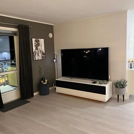 I Med Flott Standard - Naert Alt Apartment Tromso