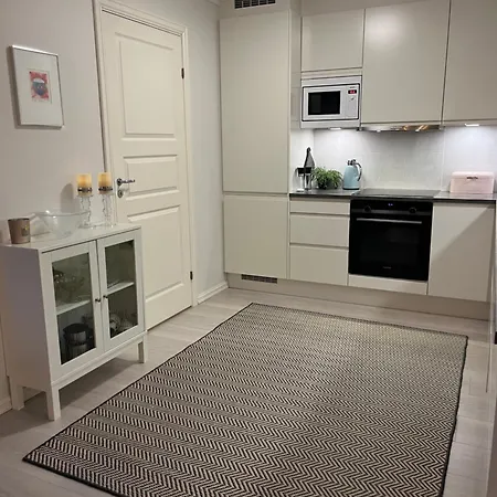Apartment I Med Flott Standard - Naert Alt Tromso