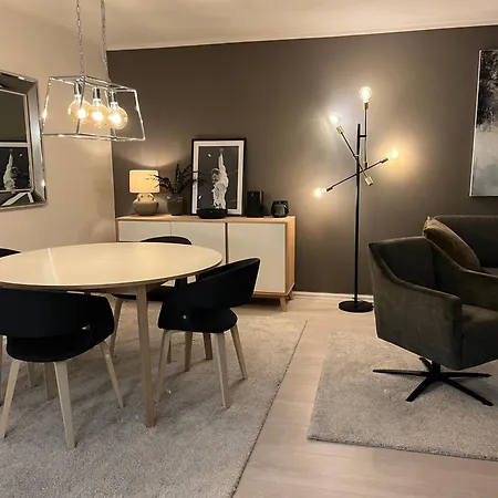 Lägenhet And Comfortable In - Free Parking Included Tromsø